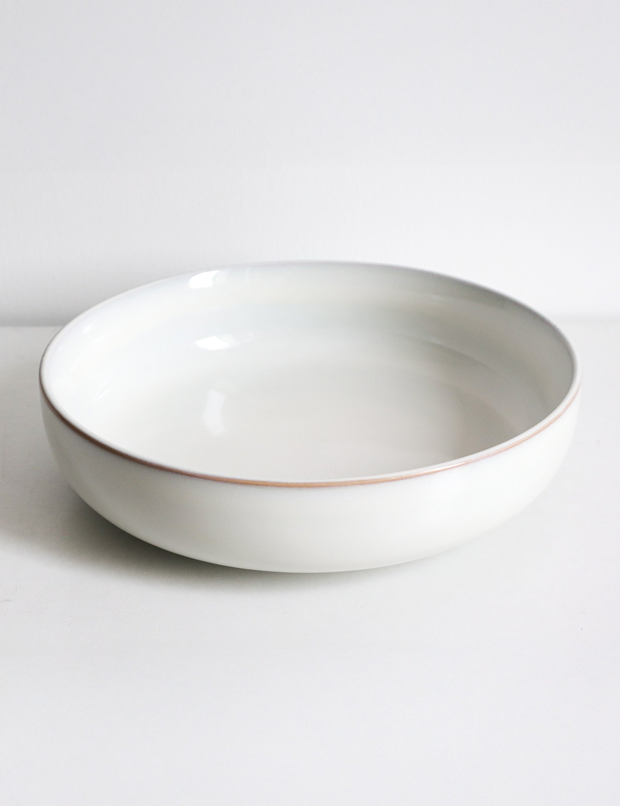 Bowl aus recycelter Keramik in hellgrau