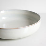 Detailansicht Bowl aus recycelter Keramik in hellgrau