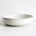 Seitenansicht Bowl aus recycelter Keramik in hellgrau