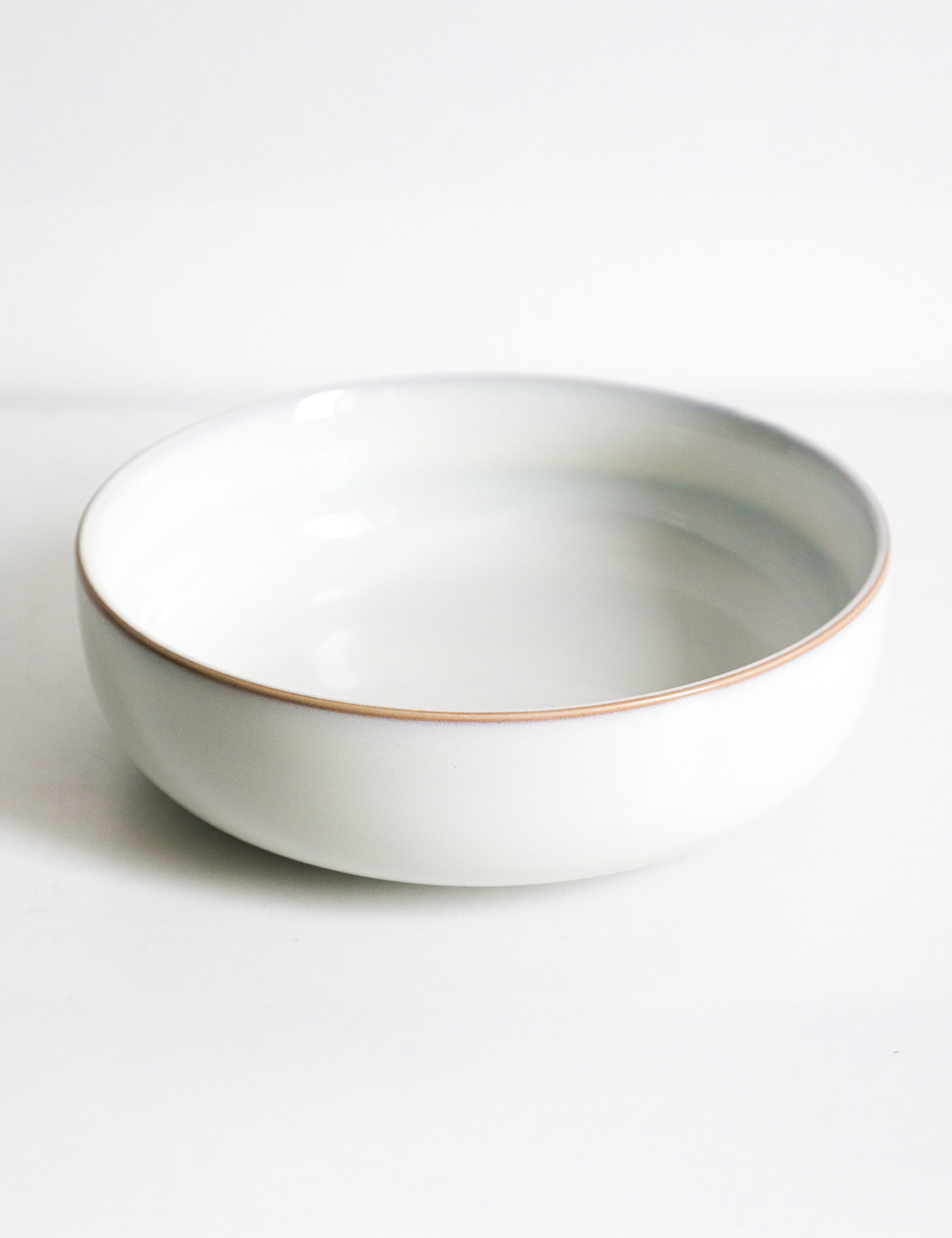 Bowl aus recycelter Keramik in hellgrau