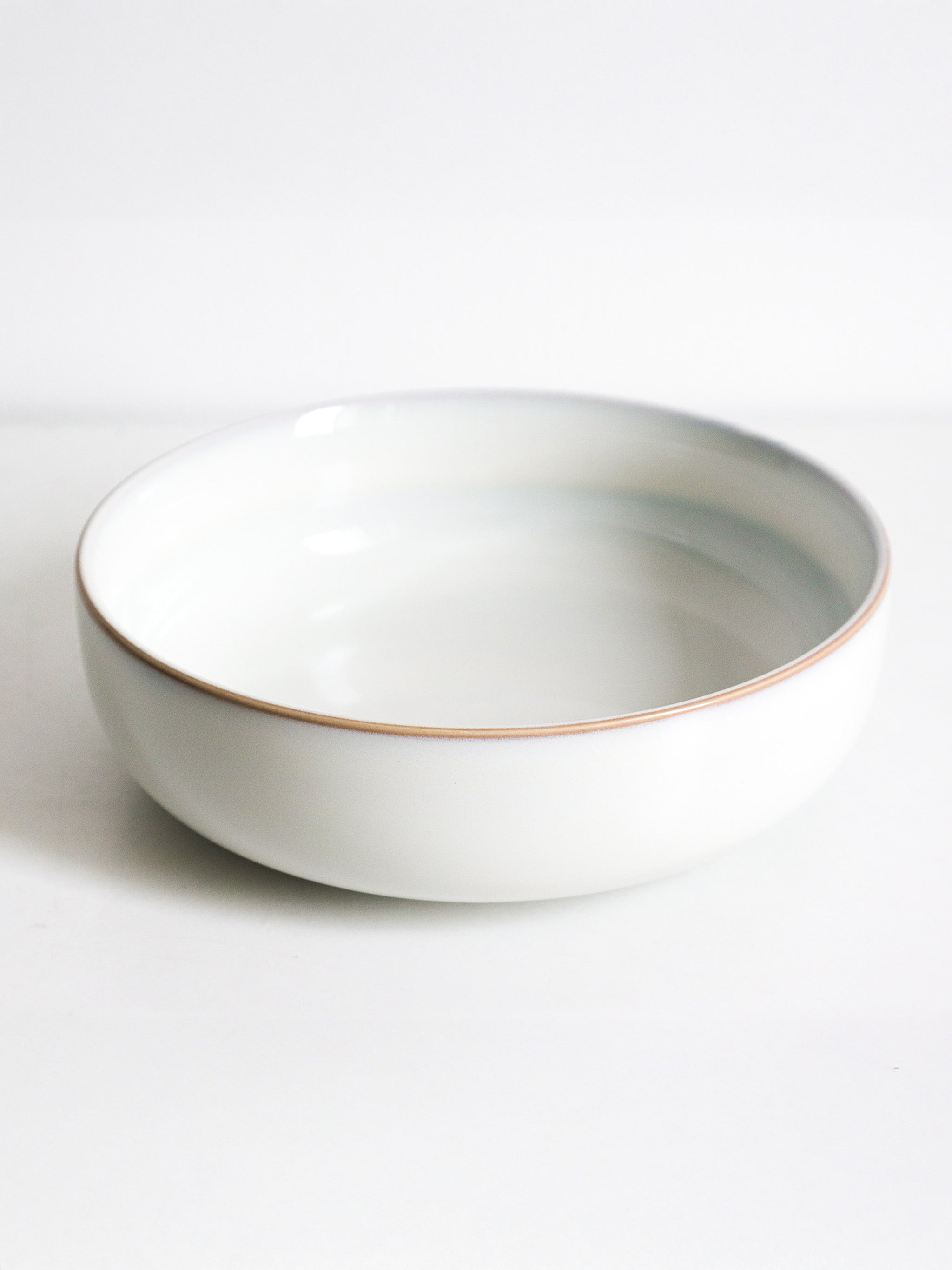 Bowl aus recycelter Keramik in hellgrau