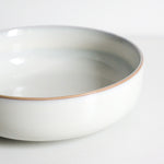 Rand unserer Bowl aus recycelter Keramik in hellgrau