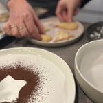 Geschirr aus recycelter Keramik in Benutzung